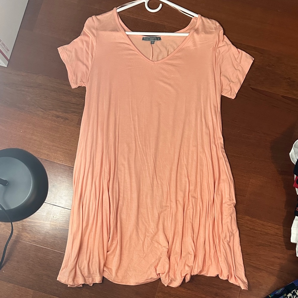 Peach V-Neck Short Sleeve Dress with pockets, Size M, NWT